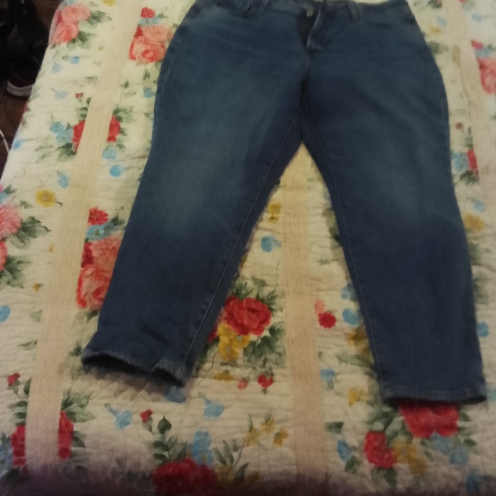 Old Navy Blue Ankle Cropped‎ Jeans Versatile Style